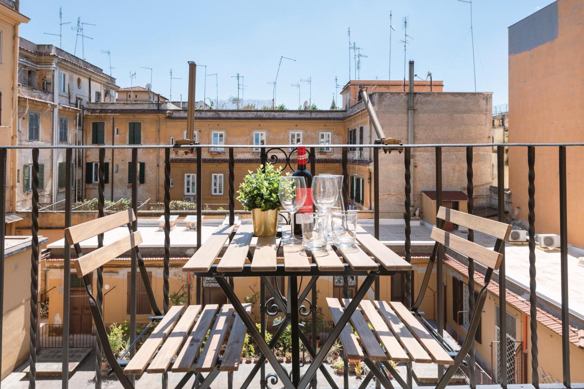 White Flat 60 -San Lorenzo-, Rome